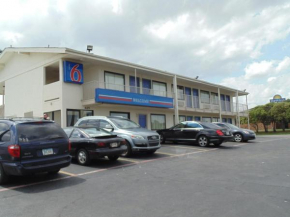 Гостиница Motel 6 Denton  Роанок